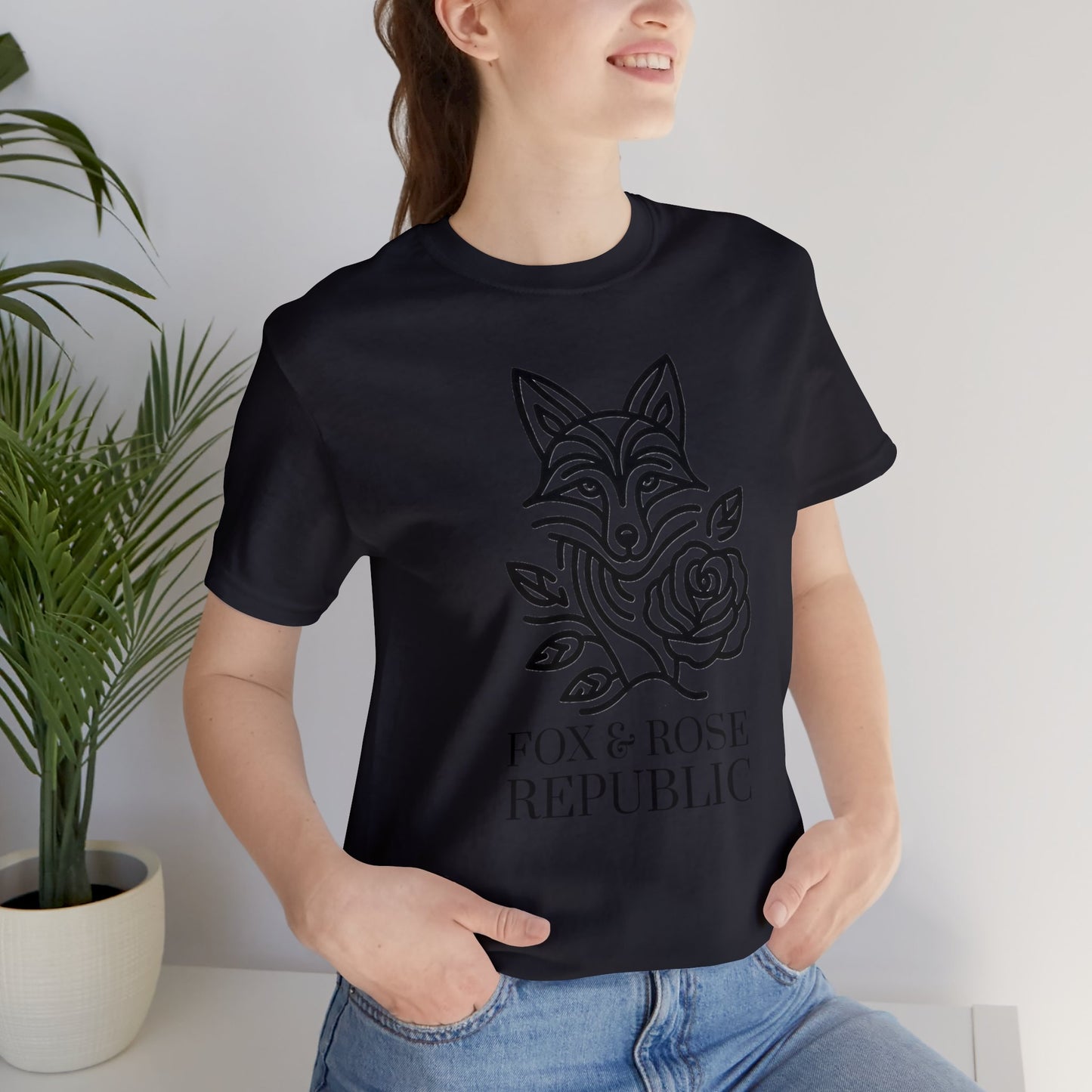 Fox & Rose Republic Ebony Fox Unisex Jersey Short Sleeve Tee